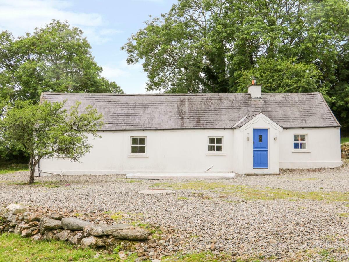 The Old White Cottage Shillelagh エクステリア 写真
